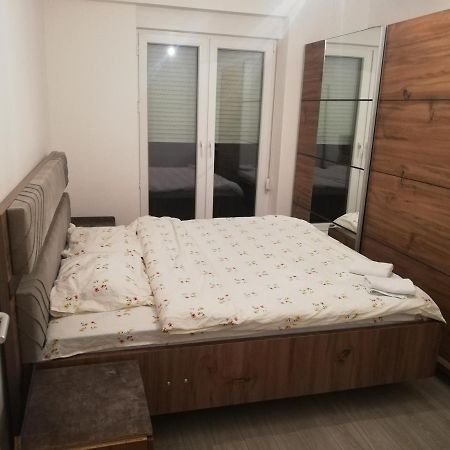 Apartment 3 พริสตีนา ภายนอก รูปภาพ