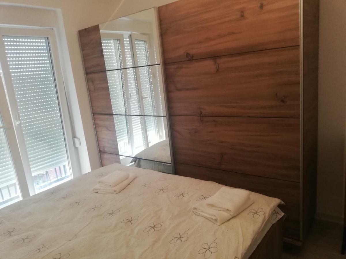 Apartment 3 พริสตีนา ภายนอก รูปภาพ