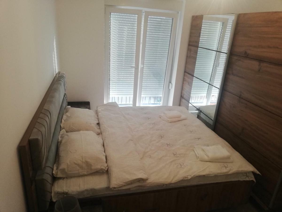 Apartment 3 พริสตีนา ภายนอก รูปภาพ