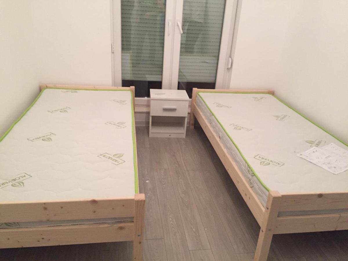 Apartment 3 พริสตีนา ภายนอก รูปภาพ