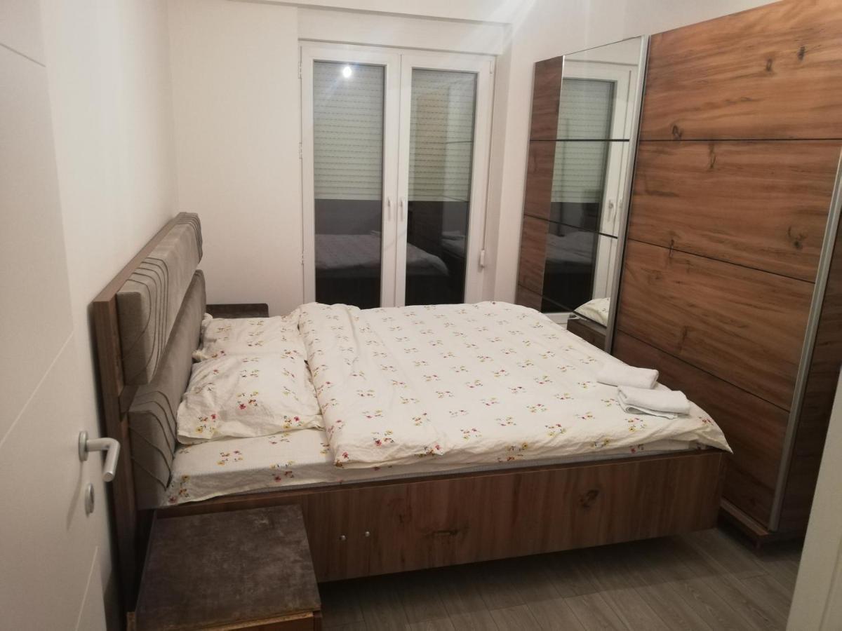 Apartment 3 พริสตีนา ภายนอก รูปภาพ
